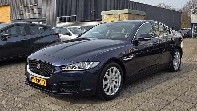 Jaguar XE 2.0 Prestige