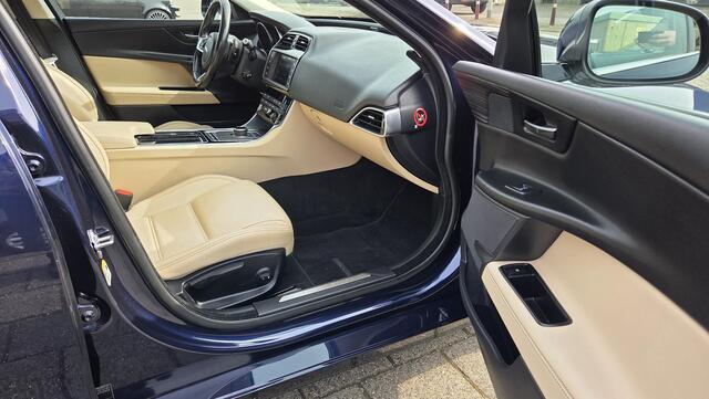 Jaguar XE 2.0 Prestige