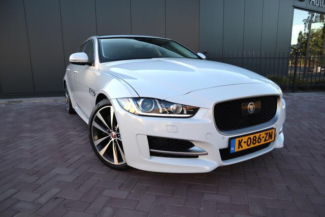 Jaguar XE 2.0 Portfolio R-Sport Automaat Panoramadak Leder Navigatie Camera Meridian audio. Etc.