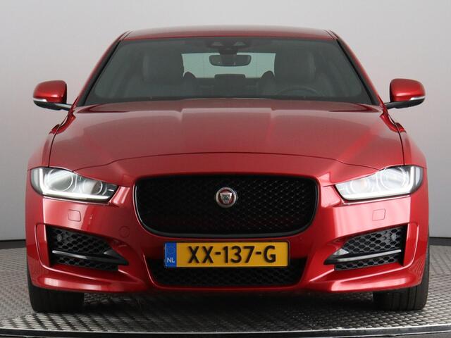Jaguar XE 2.0t R-Sport (NL-Auto / Camera / Carplay / Navi / Stoelverw.)