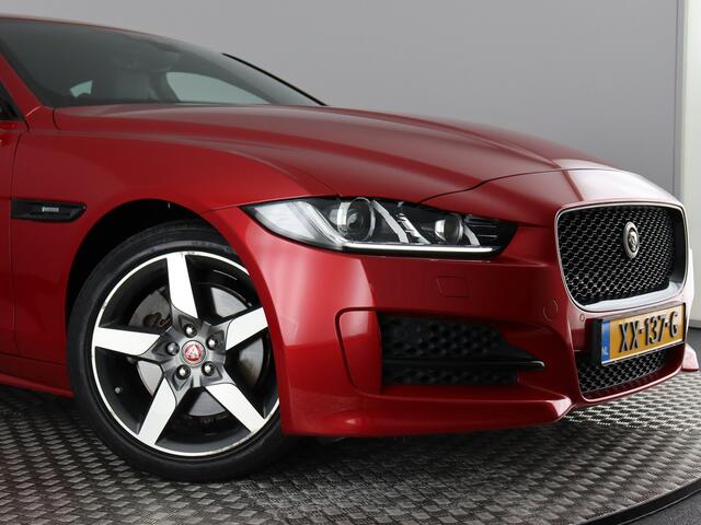 Jaguar XE 2.0t R-Sport (NL-Auto / Camera / Carplay / Navi / Stoelverw.)