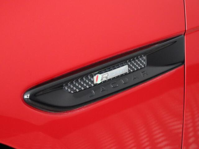 Jaguar XE 2.0t R-Sport (NL-Auto / Camera / Carplay / Navi / Stoelverw.)