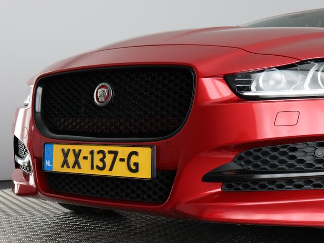 Jaguar XE 2.0t R-Sport (NL-Auto / Camera / Carplay / Navi / Stoelverw.)