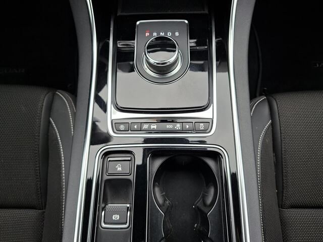 Jaguar XE 2.0t R-Sport COMPLEET JAGUAR DEALER ONDERHOUDEN! Origineel NL Auto