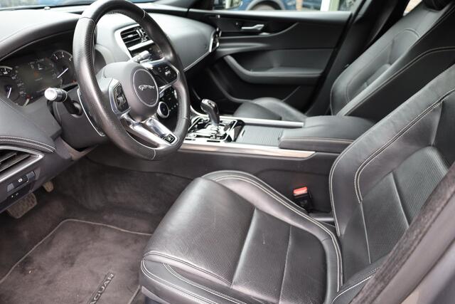 Jaguar XE 2.0 P250 HSE R-Dynamic STOELVERW. MEMORY CAMERA CARPLAY DAB NAVI CRUISE CLIMA 2XPDC 19''LMV NAP!