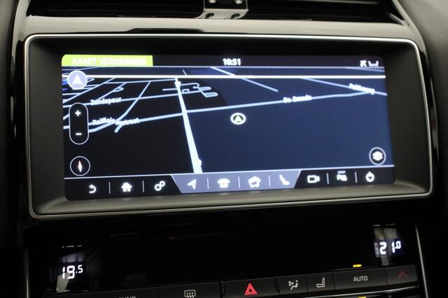 Jaguar XE Sedan 2.0t Pure Automaat - Navi, Camera, Leer, Stoelverw.