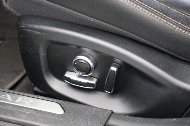 Jaguar XE Sedan 2.0t Pure Automaat - Navi, Camera, Leer, Stoelverw.