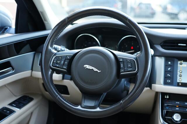 Jaguar XF 2.0d Prestige 164pk Stoelverwarming/Camera/Trekhaak