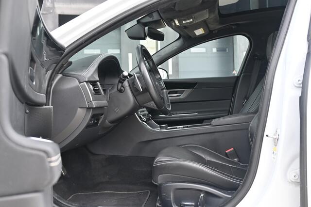 Jaguar XF Sportbrake 2.0t Chequered Flag