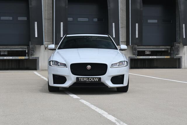 Jaguar XF Sportbrake 2.0t Chequered Flag