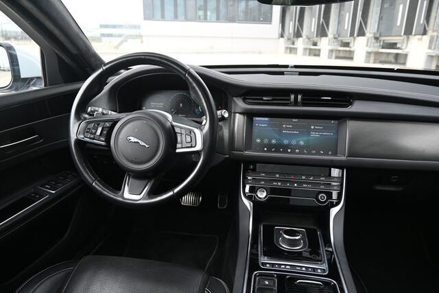 Jaguar XF Sportbrake 2.0t Chequered Flag