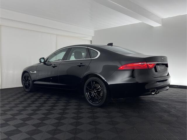 Jaguar XF 2.0d Prestige *AUT | LEATHER | XENON | SPORTSEATS | CAMERA | PRIVACY-GLASS | SHIFTPADDLES | NAVI-FULLMAP | ECC | PDC | CRUISE | 19''ALU*