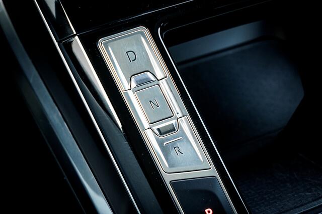 Jaguar i-Pace EV400 HSE First Edition 90 kWh | Nwe HV accu | Panoramadak | Head-Up | Luchtvering | Elektr. Stoelen | Alcantara hemel | 20 inch LMV