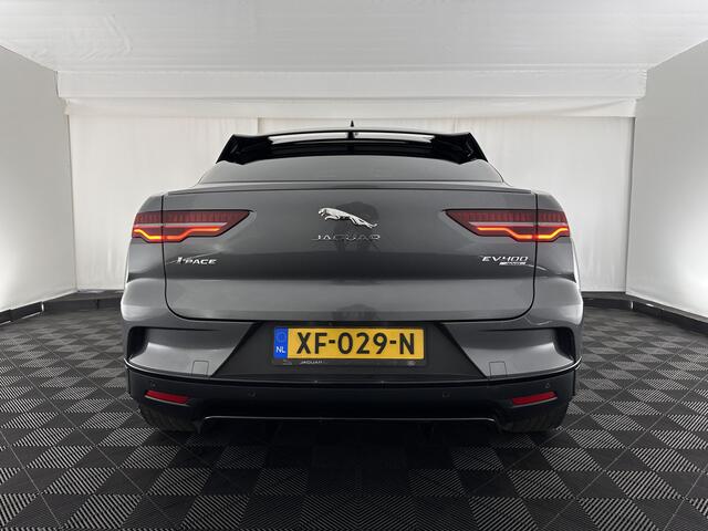 Jaguar i-Pace EV400 First Edition 90 kWh *PANO | LEATHER | MATRIX-LED | MERIDIAN | TOPVIEW | BLINDSPOT | MEMORY-PACK | DIGI-COCKPIT | KEYLESS | HEAD-UP | NAVI-FULLMAP | HEATED-SPORTSEATS | DAB+ | AMBIENTLIGHT | TOWBAR | 20"ALU*