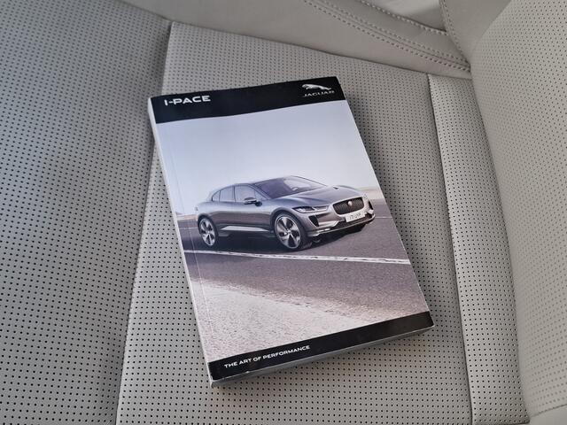 Jaguar i-Pace EV400 First Edition 90 kWh | SoH 89,9% | Navigatie/Android/Apple Carplay | LM Velgen 20" | Panoramadak | Voorstoelen/Stuur/Achterbank Verwarmd | Luchtvering | Cruise Control Adaptief |