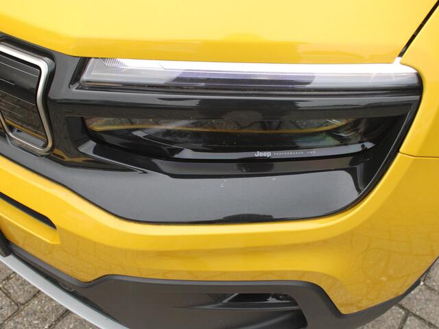 Jeep Avenger 1st Edition 54 kWh | Adapt. Cruise | 18" | Navi | Stoelverwarming | Camera | Bicolore | Sepp ¤ 2.000,-