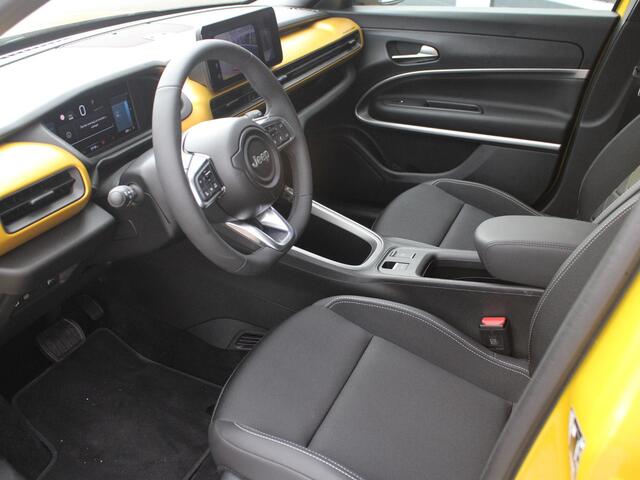 Jeep Avenger 1st Edition 54 kWh | Adapt. Cruise | 18" | Navi | Stoelverwarming | Camera | Bicolore | Sepp ¤ 2.000,-