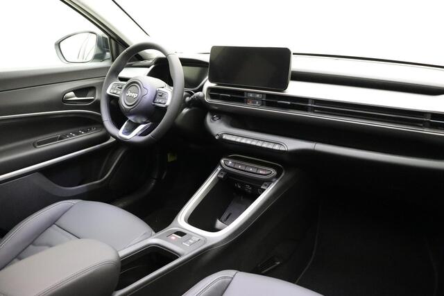 Jeep Avenger Summit 54 kWh | Panoramadak | Lederen bekleding | Massage stoel | Two-tone lak | LED projector koplampen | Navigatie