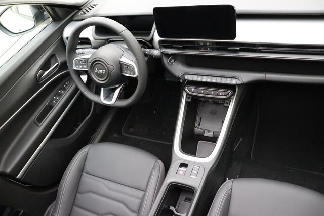 Jeep Avenger Summit 54 kWh | Panoramadak | Lederen bekleding | Massage stoel | Two-tone lak | LED projector koplampen | Navigatie