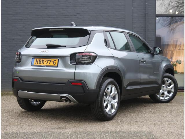 Jeep Avenger 1.2 e-Hybrid 100PK Altitude ( Adaptive CruiseControl | ClimateControl | Parkeersensoren Achter | LED | AppleCarPlay/AndroidAuto )