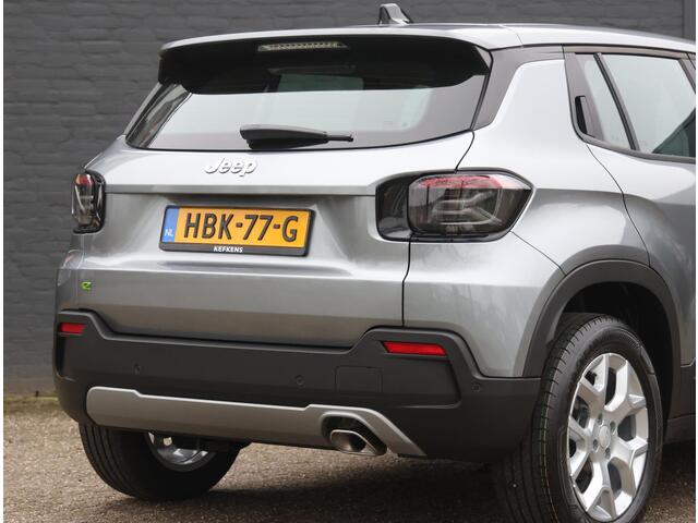 Jeep Avenger 1.2 e-Hybrid 100PK Altitude ( Adaptive CruiseControl | ClimateControl | Parkeersensoren Achter | LED | AppleCarPlay/AndroidAuto )
