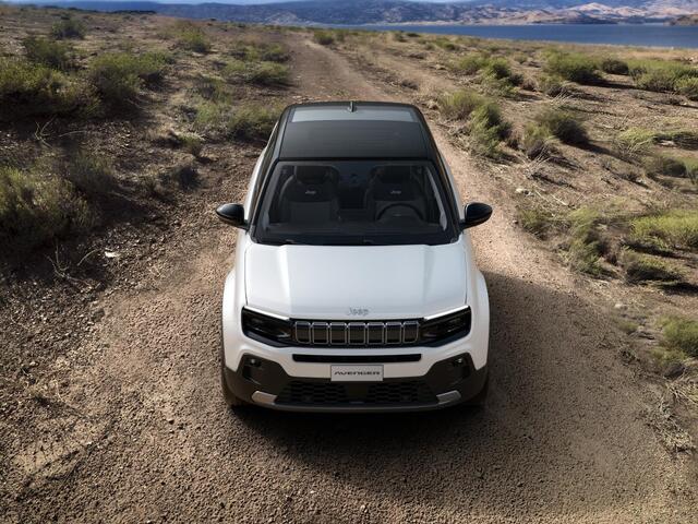 Jeep Avenger 1.2 e-Hybrid Summit | Winter Pack | Schuif/Kanteldak | Infotainment&Convience Pack | Bicolore