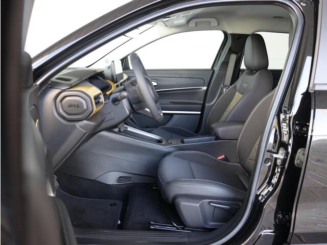 Jeep Avenger Summit 54 kWh | Navi | ACC | PDC Voor achter |