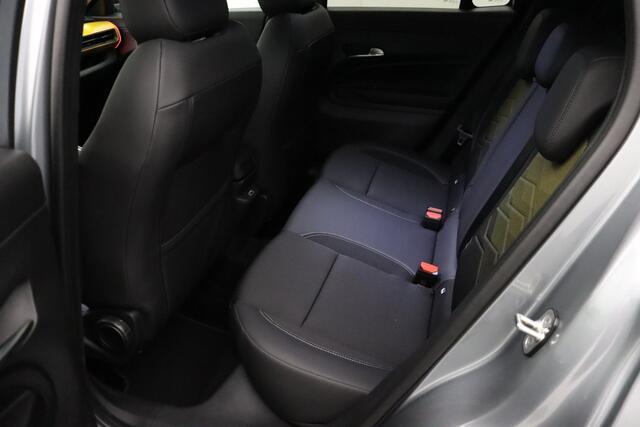Jeep Avenger 1st Edition 54kWh | Direct leverbaar | Camera | Adaptieve cruise control | DAB+