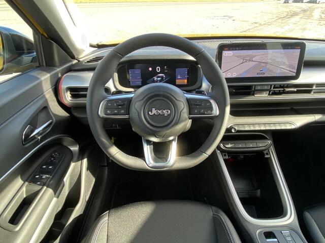 Jeep Avenger 1.2 e-Hybrid Summit | Schuif-/ Kanteldak | Elektr. achterklep | Navi | Achteruitrijcamera | Dodehoek detectie | Adaptieve Cruise Control