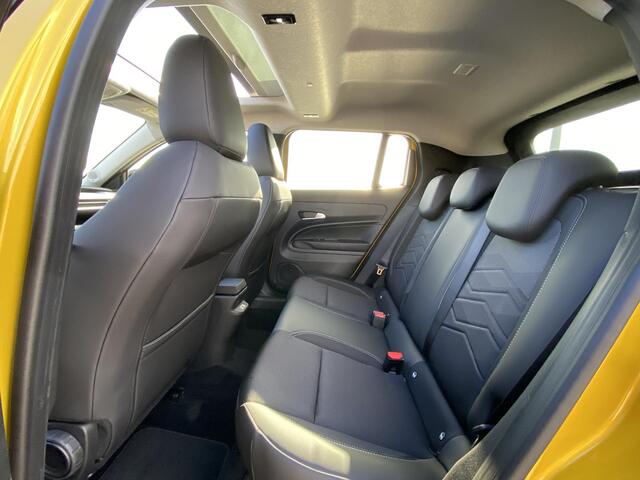 Jeep Avenger 1.2 e-Hybrid Summit | Schuif-/ Kanteldak | Elektr. achterklep | Navi | Achteruitrijcamera | Dodehoek detectie | Adaptieve Cruise Control