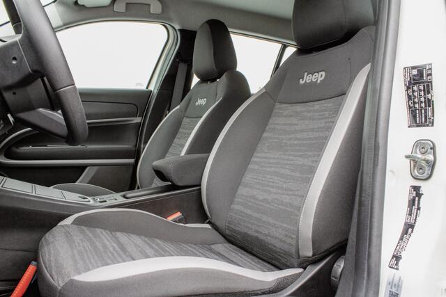 Jeep Avenger Longitude 54 kWh Carplay/ Stoelverwarming/ Navigatie/ Cruise control/ Pdc/ Full led/ Warmtepomp