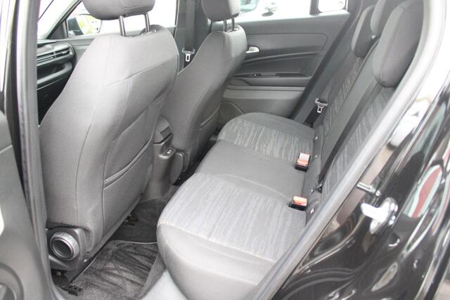 Jeep Avenger LONGTITUDE 156PK 54 kWh | NAVIGATIE | DRAADLOZE APPLE CARPLAY/ANDROID AUTO | KEYLESS ENTRY/START | CRUISE CONTROL | PARKEERSENSOREN ACHTER | DAB+ RADIO | CLIMATE CONTROL | DRAADLOZE TELEFOONLADER | LED KOPLAMPEN |