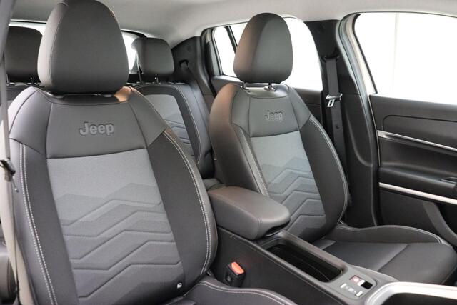 Jeep Avenger Altitude 54 kWh | Navigatie | Camera | Adaptive Cruise Control | Zwart dak | Keyless | Electrische achterklep | Draadloze telefoonlader | Bluetooth