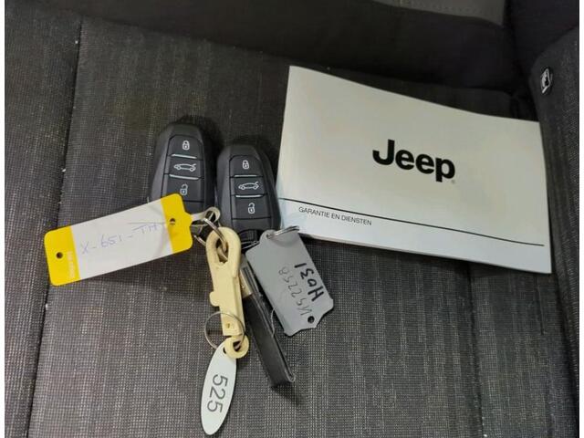 Jeep Avenger Longitude 54 kWh (157 PK) 1e-Eig. & Dealer-Onderh. BOVAG-Garantie. NL-Auto. Warmtepomp, Navigatie/Apple-Carplay/Android-Auto, Cruisecontrol, Keyless-Start, Parkeersensoren, Stoelverwarming, Lm-Velgen-16Inch, Privacy-Glas