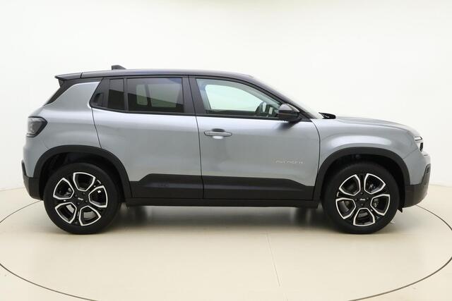 Jeep Avenger Summit 54 kWh | Stoelverwarming | 18'' lichtmetalen velgen | Elektrische achterklep | Navigatie | Two-tone lak | Verwarmde voorruit