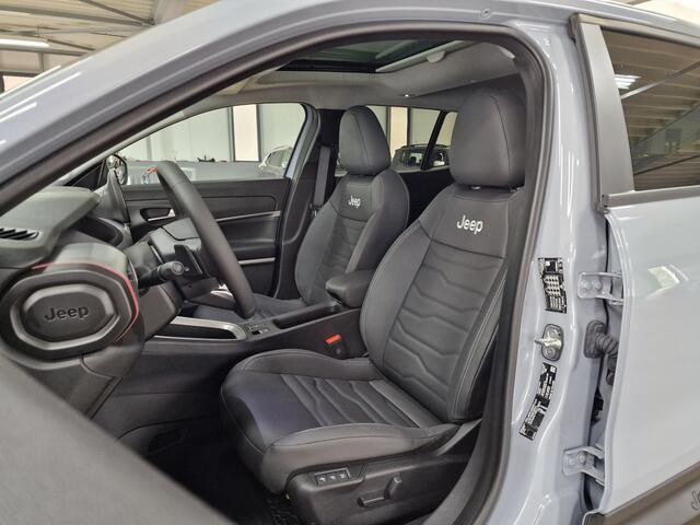 Jeep Avenger 1.2 e-Hybrid Summit | Leder & Winter pack | Elek. Panodak | Storm Grey | Infortainment-pack