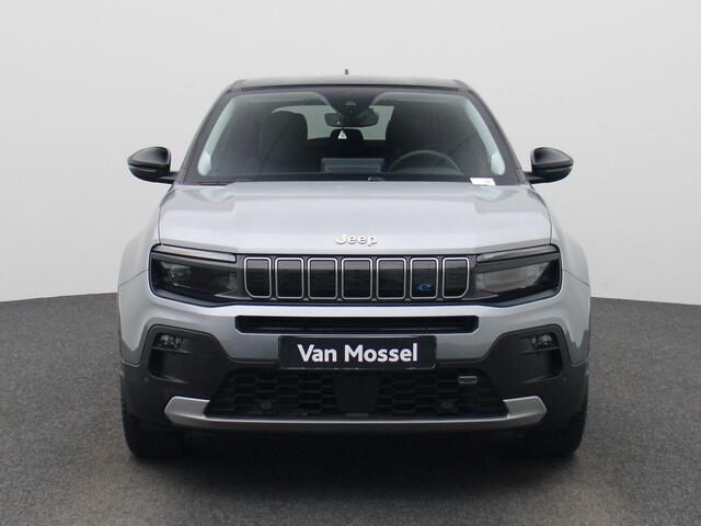 Jeep Avenger 54kWh 1st Edition 155Pk | Navigatie | Apple & Android Carplay | Parkeersensoren Voor & Achter | Achteruitrijcamera | Stoelverwarming | Privacy Glass | Climate Control | Adaptieve Cruise Control |