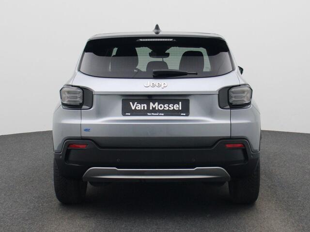 Jeep Avenger 54kWh 1st Edition 155Pk | Navigatie | Apple & Android Carplay | Parkeersensoren Voor & Achter | Achteruitrijcamera | Stoelverwarming | Privacy Glass | Climate Control | Adaptieve Cruise Control |