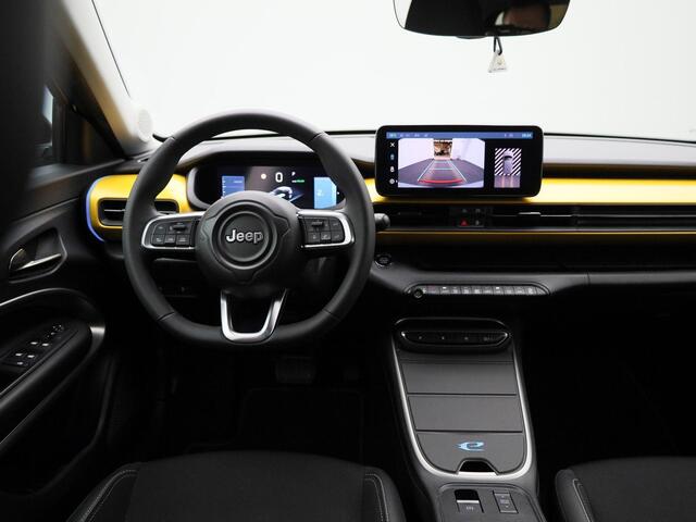 Jeep Avenger 54kWh 1st Edition 155Pk | Navigatie | Apple & Android Carplay | Parkeersensoren Voor & Achter | Achteruitrijcamera | Stoelverwarming | Privacy Glass | Climate Control | Adaptieve Cruise Control |