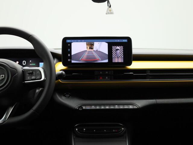 Jeep Avenger 54kWh 1st Edition 155Pk | Navigatie | Apple & Android Carplay | Parkeersensoren Voor & Achter | Achteruitrijcamera | Stoelverwarming | Privacy Glass | Climate Control | Adaptieve Cruise Control |