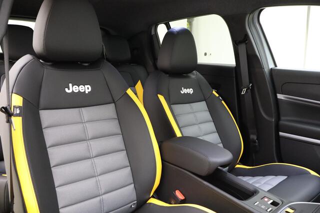 Jeep Avenger 1.2T 4xe The North Face | Limited edition | LED koplampen | All season banden | Dakrails | Adaptieve cruise control | Zwarte hemelbekleding | Navigatie