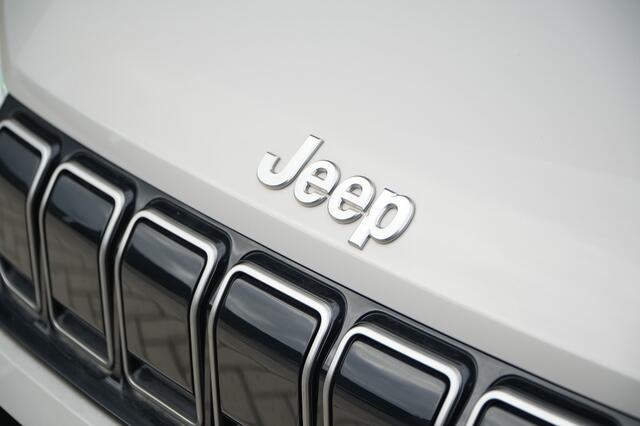Jeep Avenger Summit 54kWh | Pano | Infotainment | Winter | Camera | 18"