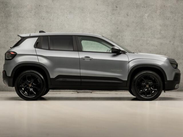 Jeep Avenger 1.2 Altitude Sport (APPLE CARPLAY, GROOT NAVI, 360 CAMERA, JBL AUDIO, STOELVERWARMING, SPORTSTOELEN, ADAPTIVE CRUISE, GETINT GLAS, KEYLESS, NIEUWSTAAT)