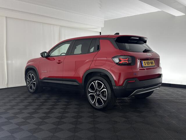 Jeep Avenger Summit 54 kWh [ 3-Fase ] {SOH-95%} (INCL-BTW) *LEATHER-MICROFIBRE | FULL-LED | ADAPTIVE-CRUISE | BLIND-SPOT | CAMERA | DIGI-COCKPIT | NAVI-FULLMAP | HEATED-COMFORTSEATS | ECC | CCS-FASTLOADER | PDC | CARPLAY | CRUISE | 18''AL