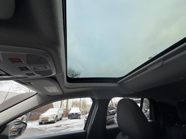 Jeep Avenger 1.2 e-Hybrid Summit 145pk AUTOMAAT | 1e EIGENAAR | JBL AUDIO | STOELVERWARMING | DEALER ONDERHOUDEN | RIJKLAARPRIJS INCL. 12MND BOVAG