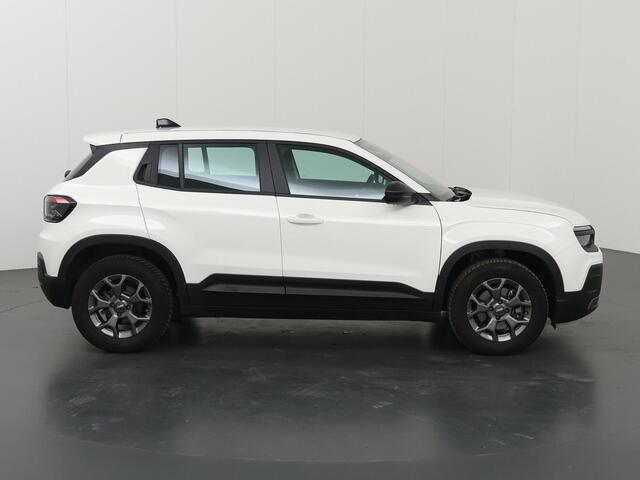 Jeep Avenger Longitude 54 kWh | SOH 96% | Navigatie | Parkeersensoren | Stoelverwarming | Keyless Go |