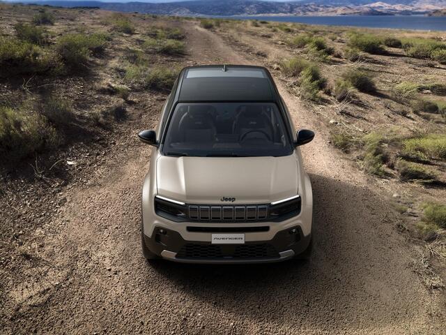 Jeep Avenger Black Edition 54 kWh | Schuif/Kanteldak | Winter Pack | Infotainment&Convenience Pack | Bicolore