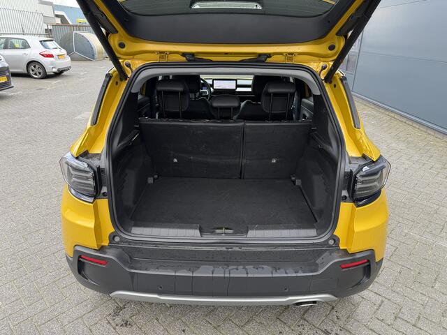 Jeep Avenger 1.2 e-Hybrid Summit (JBL - Keyless Entry - Elektrische Klep - Adaptieve Cruise Controle - Camera - Automatische Airco - Parkeersensoren V+A - LED)