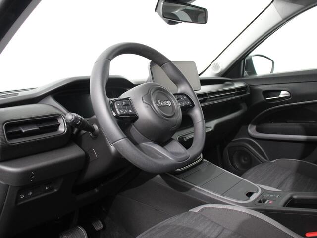 Jeep Avenger Longitude 54 kWh Automaat Navigatie Apple Carplay/Android Auto Parkeersensoren Cruise Control Stoelverwarming Full LED Virtual Cockpit Climate Control