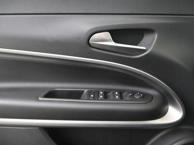 Jeep Avenger 1.2 e-Hybrid Summit